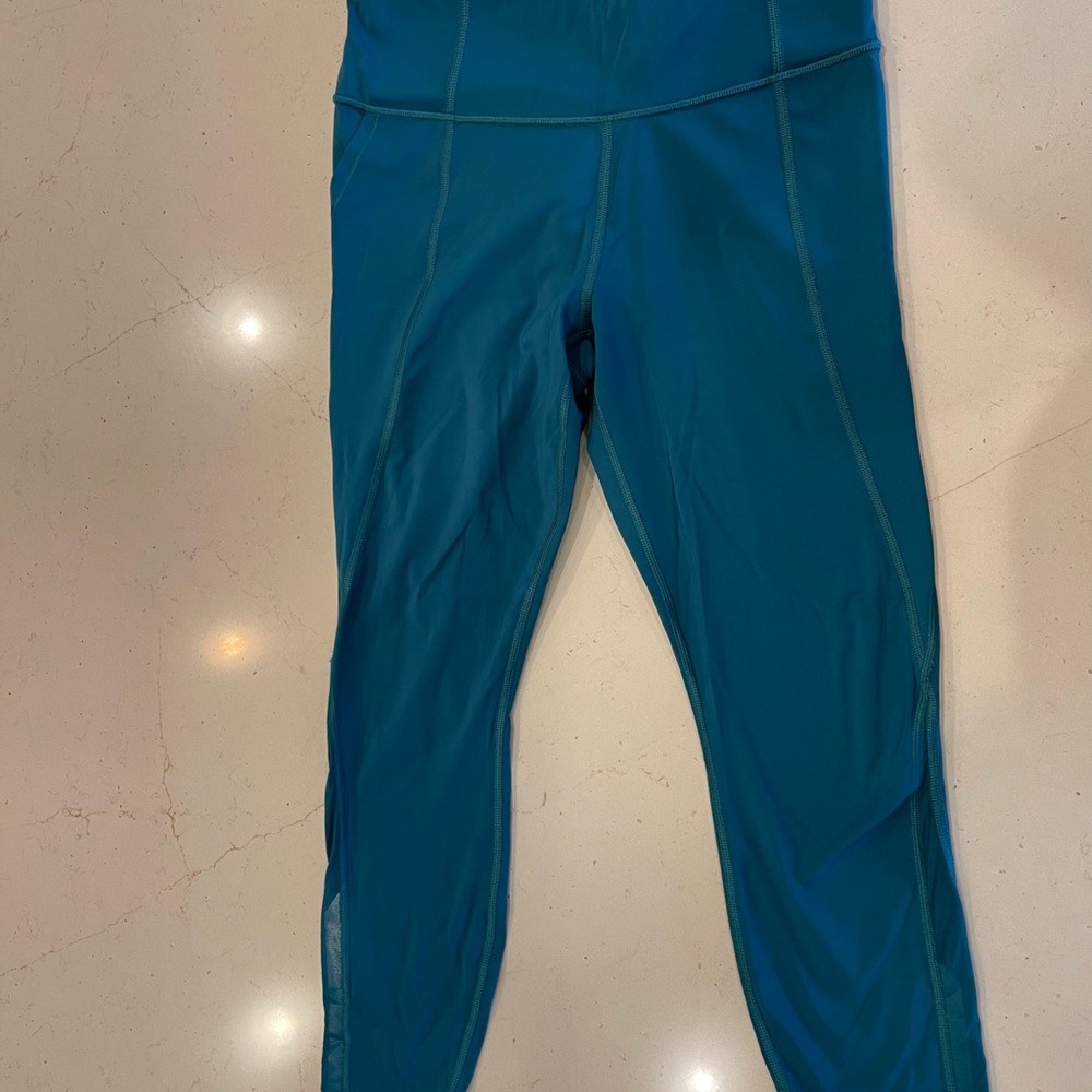 Athleta lightning 7/8 right in teal